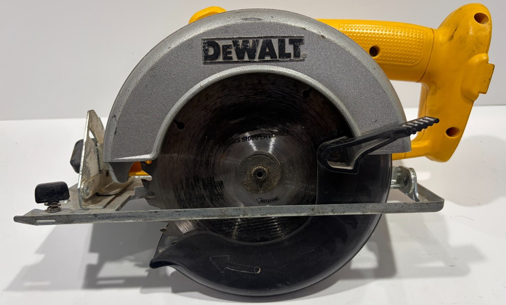 DeWalt DW939 18V Cordless Circular Saw – Bare Tool with Blade