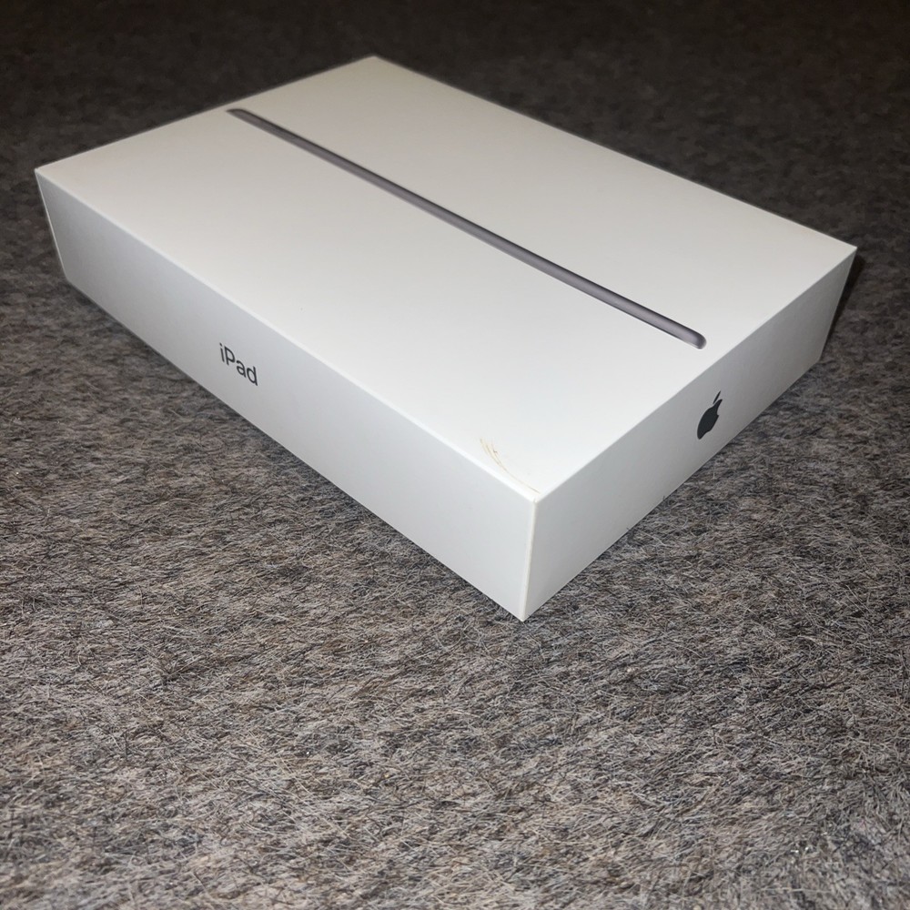 Apple iPad 9th Generation 64GB Space Gray WiFi (Empty Box)