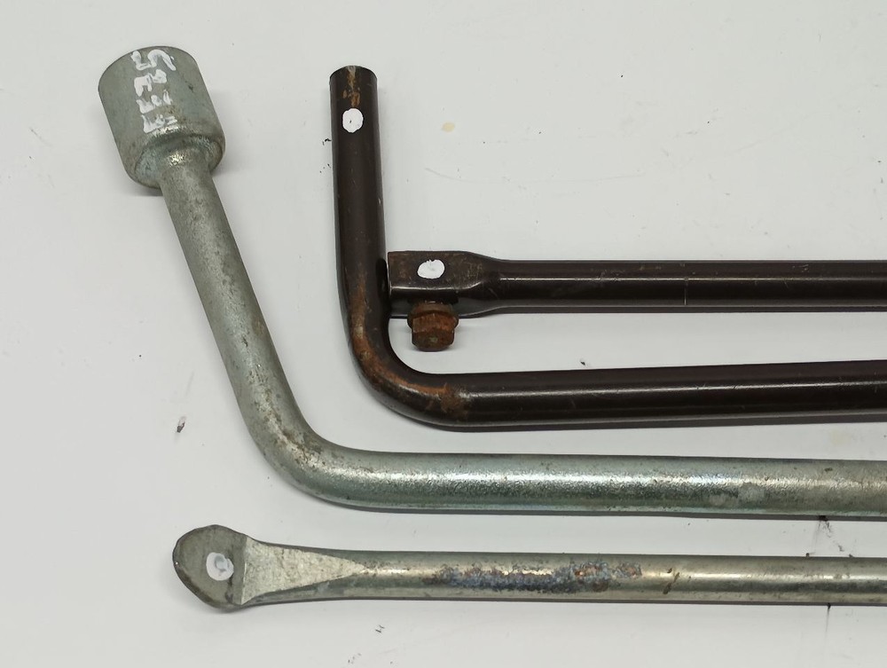 1991 4Runner Spare Tire Tools, less Jack 12568046
