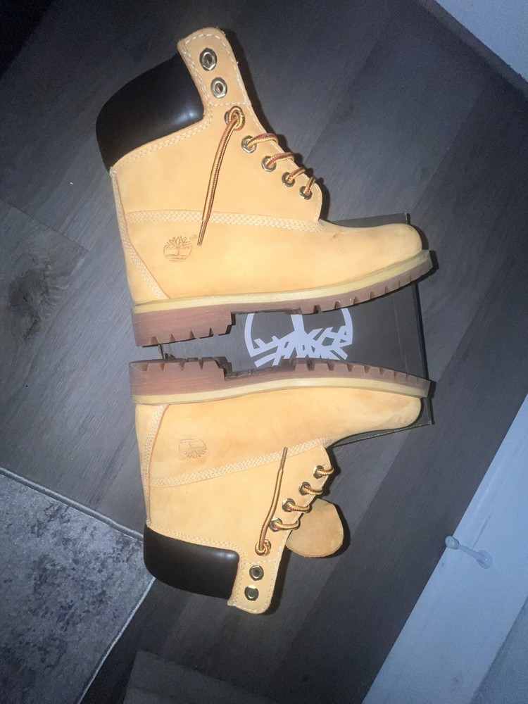 Timberland Wheat boots size 9
