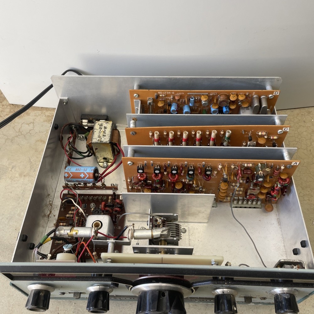 Heathkit HR-1680 Ham Shortwave Receiver Powers On Untested Sold As Is