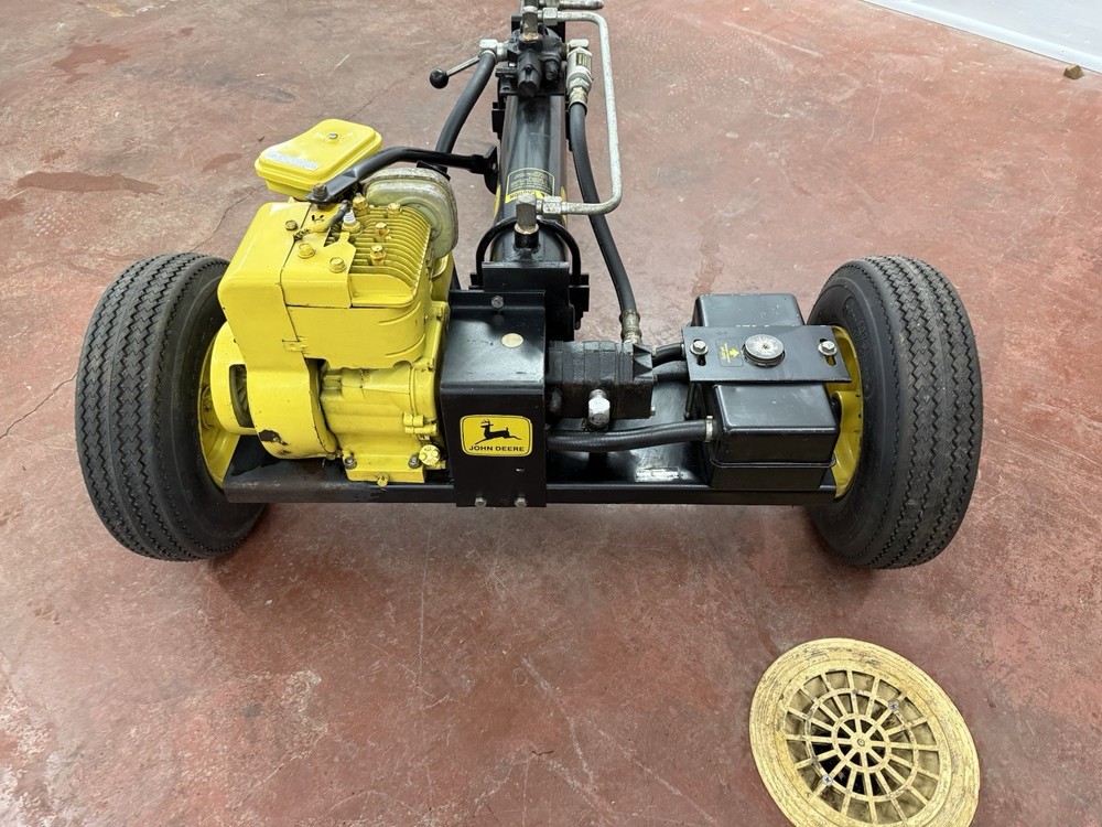 John Deere Model 5JD Horizontal Log Splitter W/Hitch