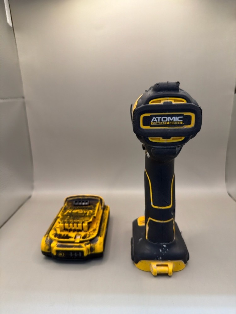 DEWALT 20V MAX ATOMIC BRUSHLESS 1/4'' IMPACT DRIVER DCF809 (B07036205)