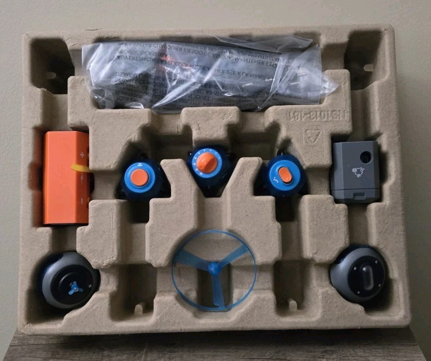 National Geographic Circuit Maker Kit Electronics Kit for Kids with 40 Projects