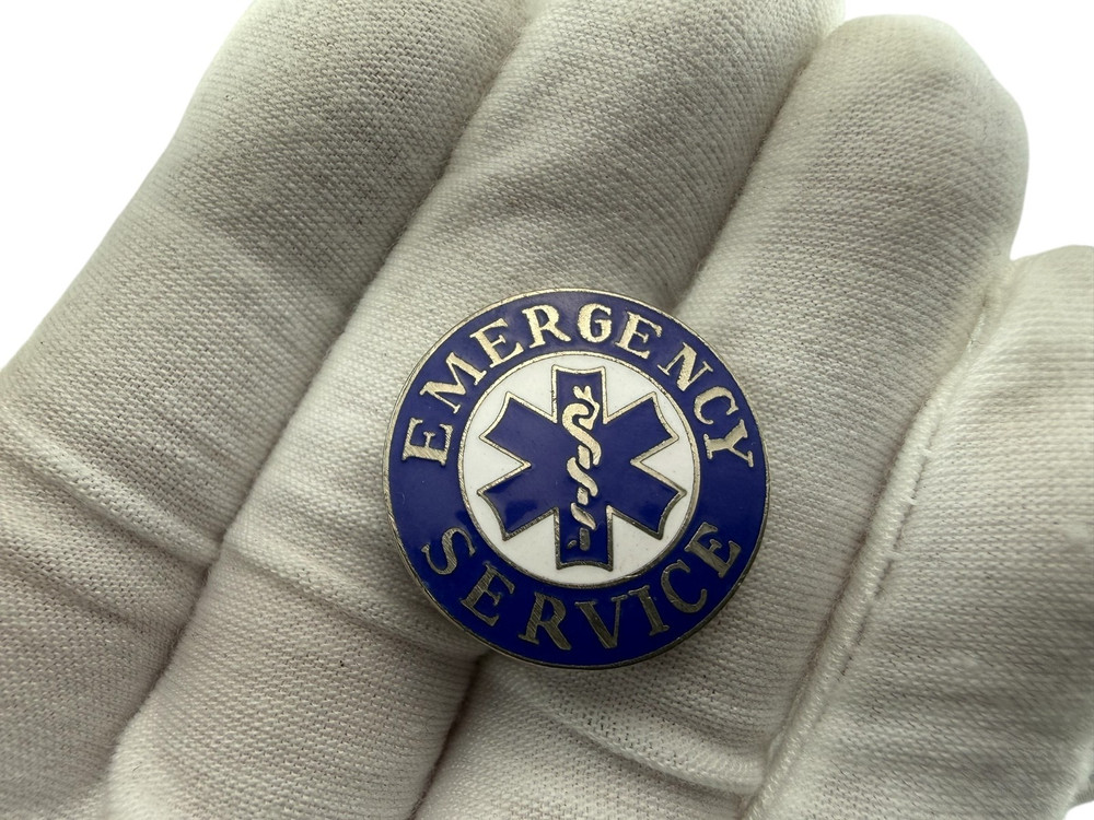 Vintage EMERGENCY SERVVICE PIN obsolete