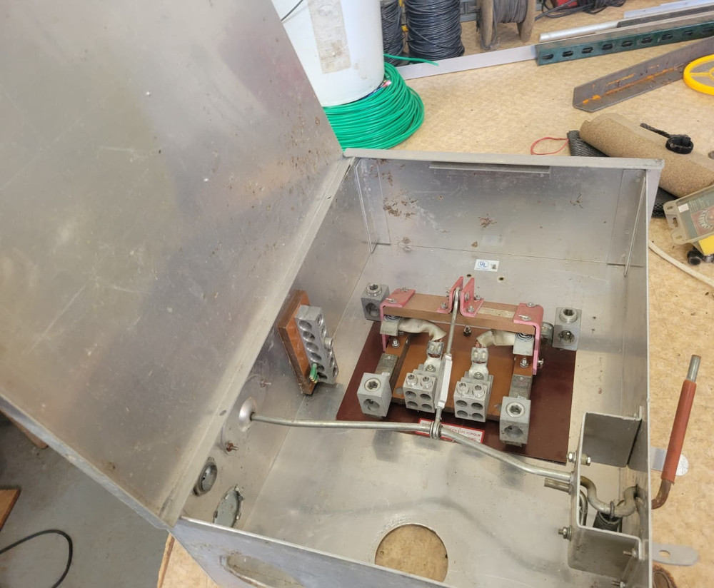 Ronk METER-RITE 7406 Double Throw Transfer Switch Grade Level Generator