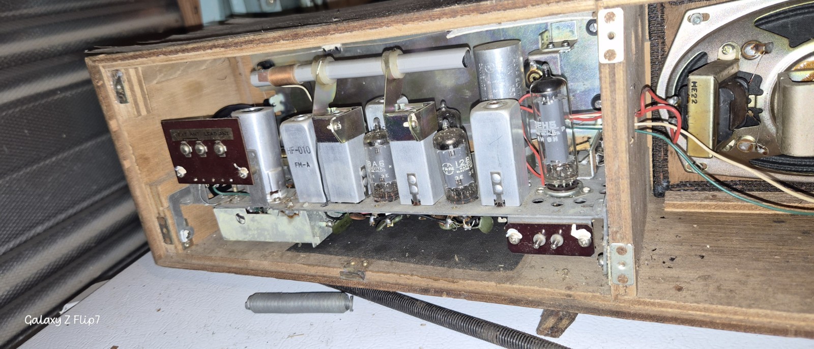 VT-2652 AM/FM Tube Radio Vintage Analog Tuning