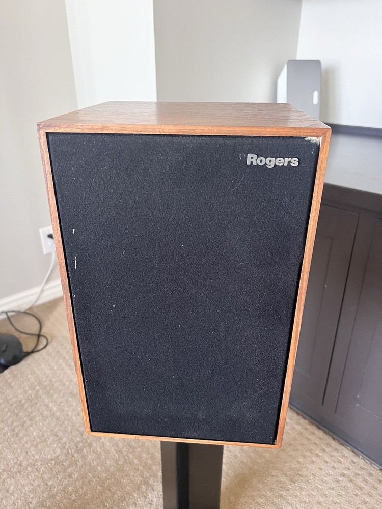 Rogers Speakers ls2 w/Stands