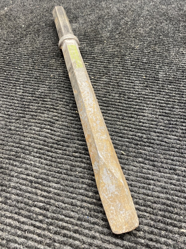 Used SOLIDA Flat Chisel 1-1/4in Chisel Tip Shank Size 1-1/4in Length 21"
