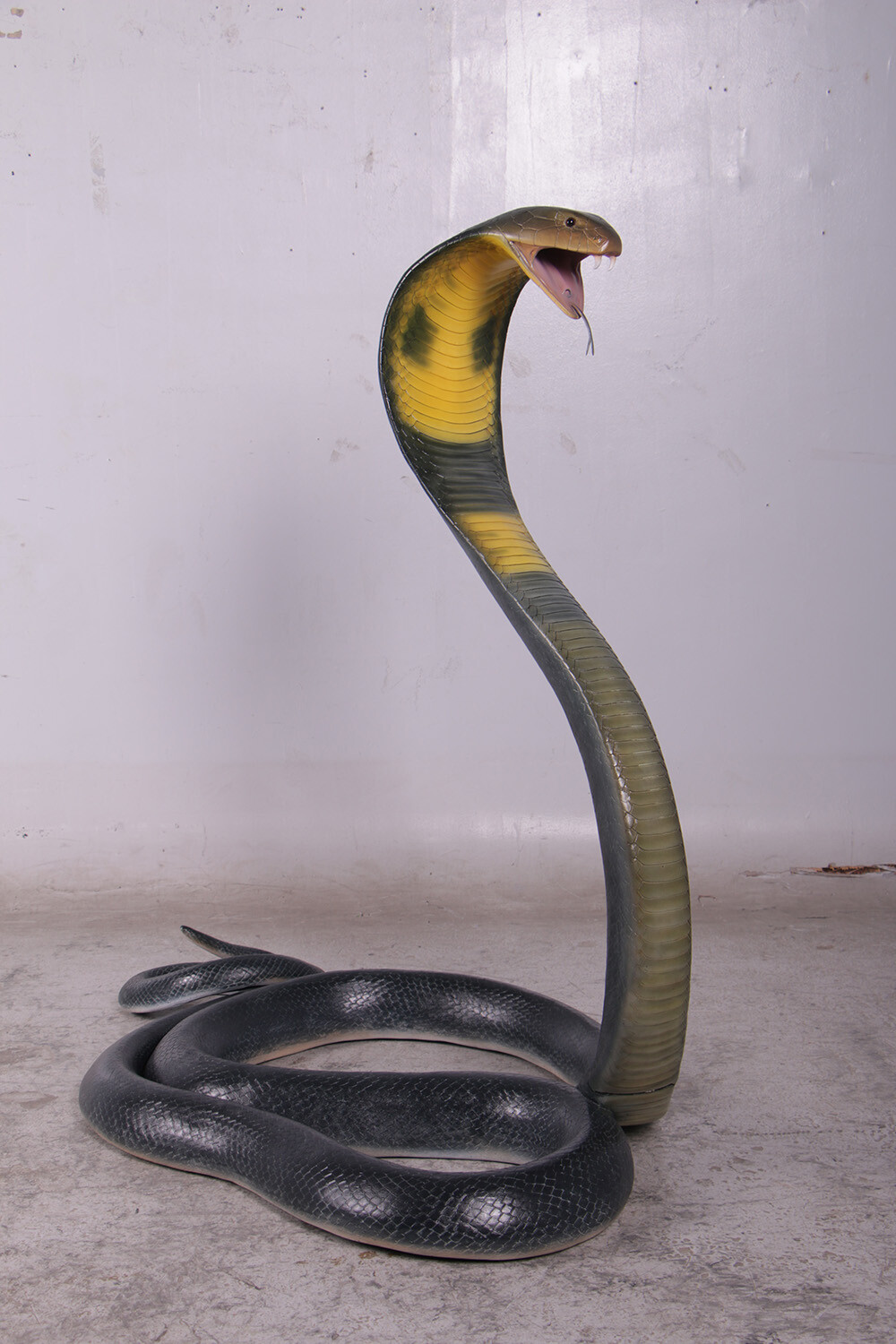 King Cobra Snake Life Size Resin Statue Jungle Decor Safari Reptile Display Prop
