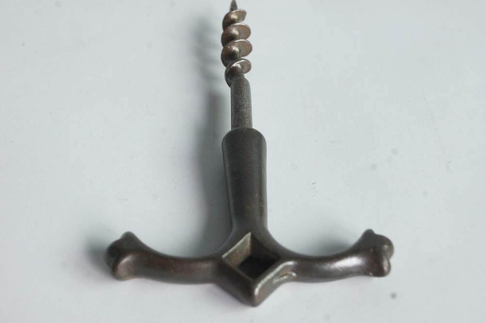 Antique Corkscrew (76329)