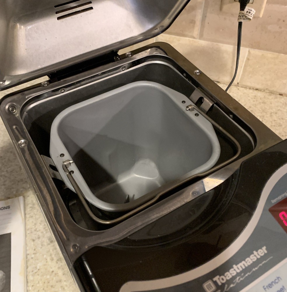 TOASTMASTER Model 1176S Automatic Bread AND BUTTER Maker Bread Machine Working