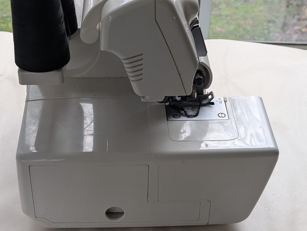 Juki Dragonfly 14U554AD Overlocker 4 Thread Sewing Machine-Used