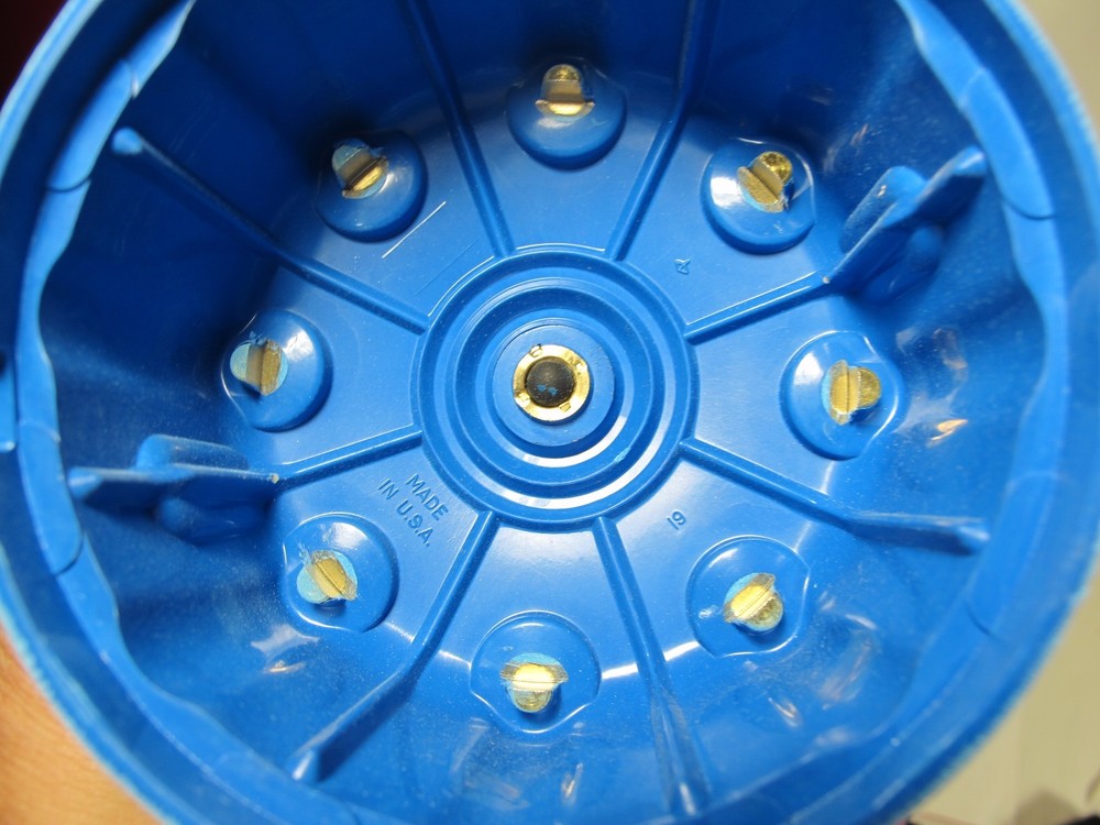 Standard Blue Streak FD129 Distributor Cap