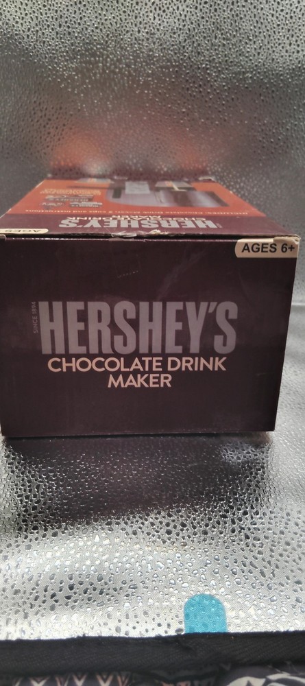 Hershey's Chocolate Drink Maker Hot/Cold Drinks Includes Cups FB39508 NEW