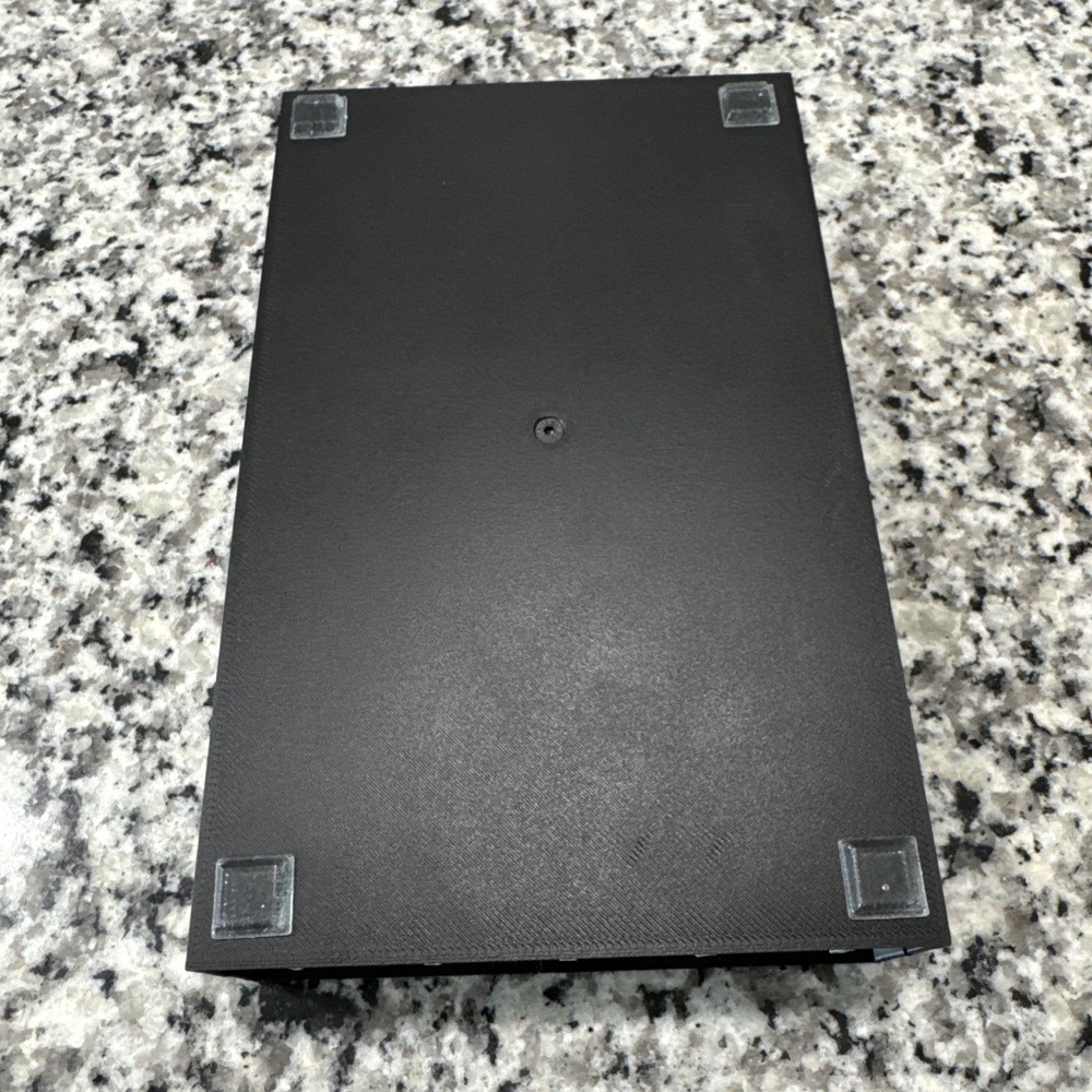 IEC Switch - share disk drives between Commodore 64/128/Vic20/Mega65/X16/OtterX