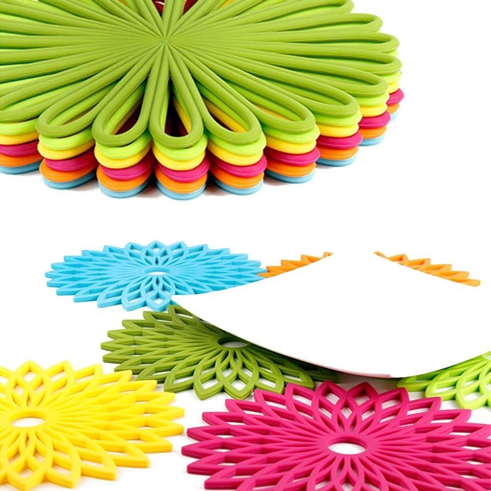 Versatile 3-Piece Silicone Trivet Set - Durable Flower Design for Kitchen Use
