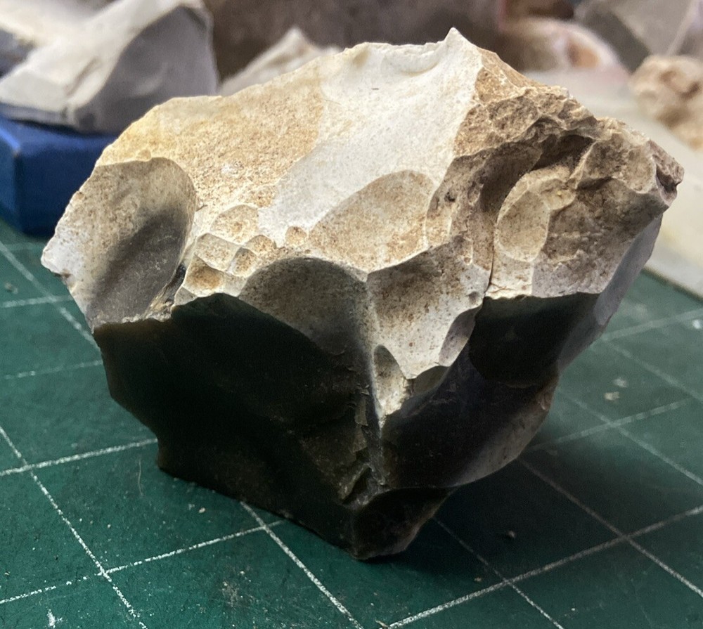 Texas Georgetown Flint Rock Dark Ringed Quality Knapping Fire Making 0.71 lbs