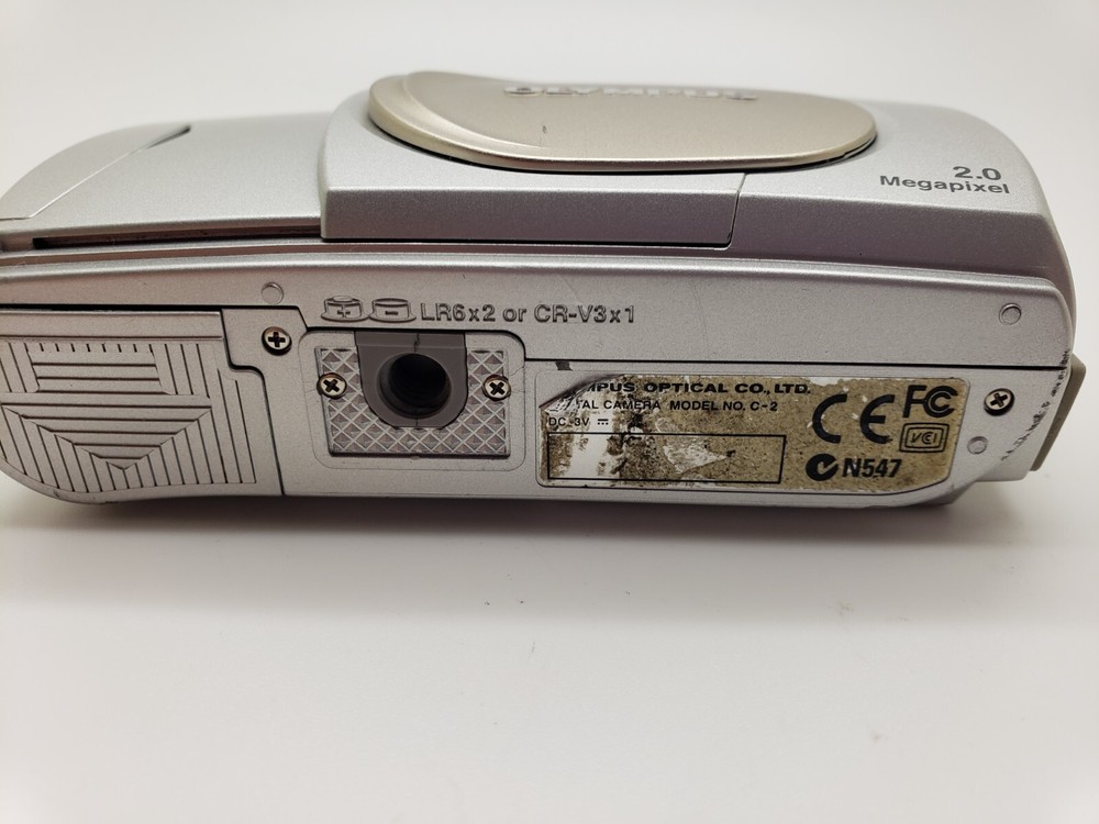Great Condition Working Olympus Camedia C-2 2.0MP Silver Digital Camera