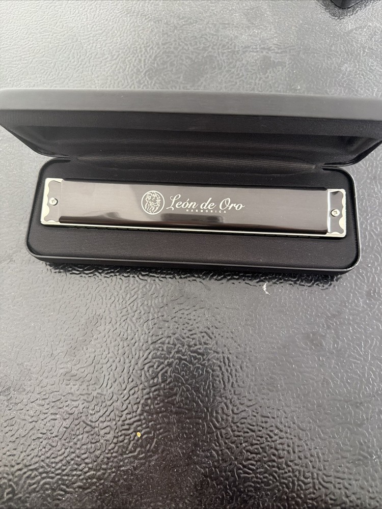 Leon de Oro Harmonica 24 holes