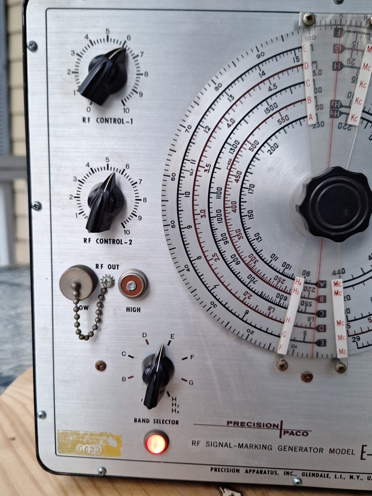 Vintage PRECISION PACO E-200-C RF SIGNAL-MARKING GENERATOR Untested