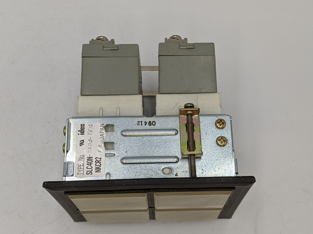 IDEC SLC40N-0202-TE12 Annunciator Panel Display Module 4 Section 2x2