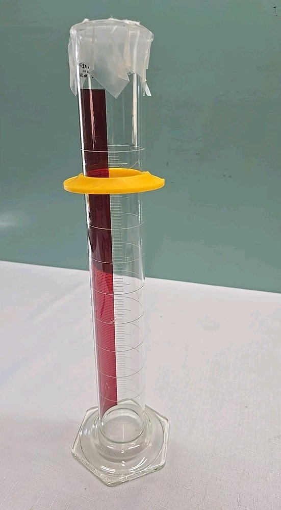 Pyrex 3042-500mL Red-Lined Cylinder Graduated with Spout Hexagonal Base