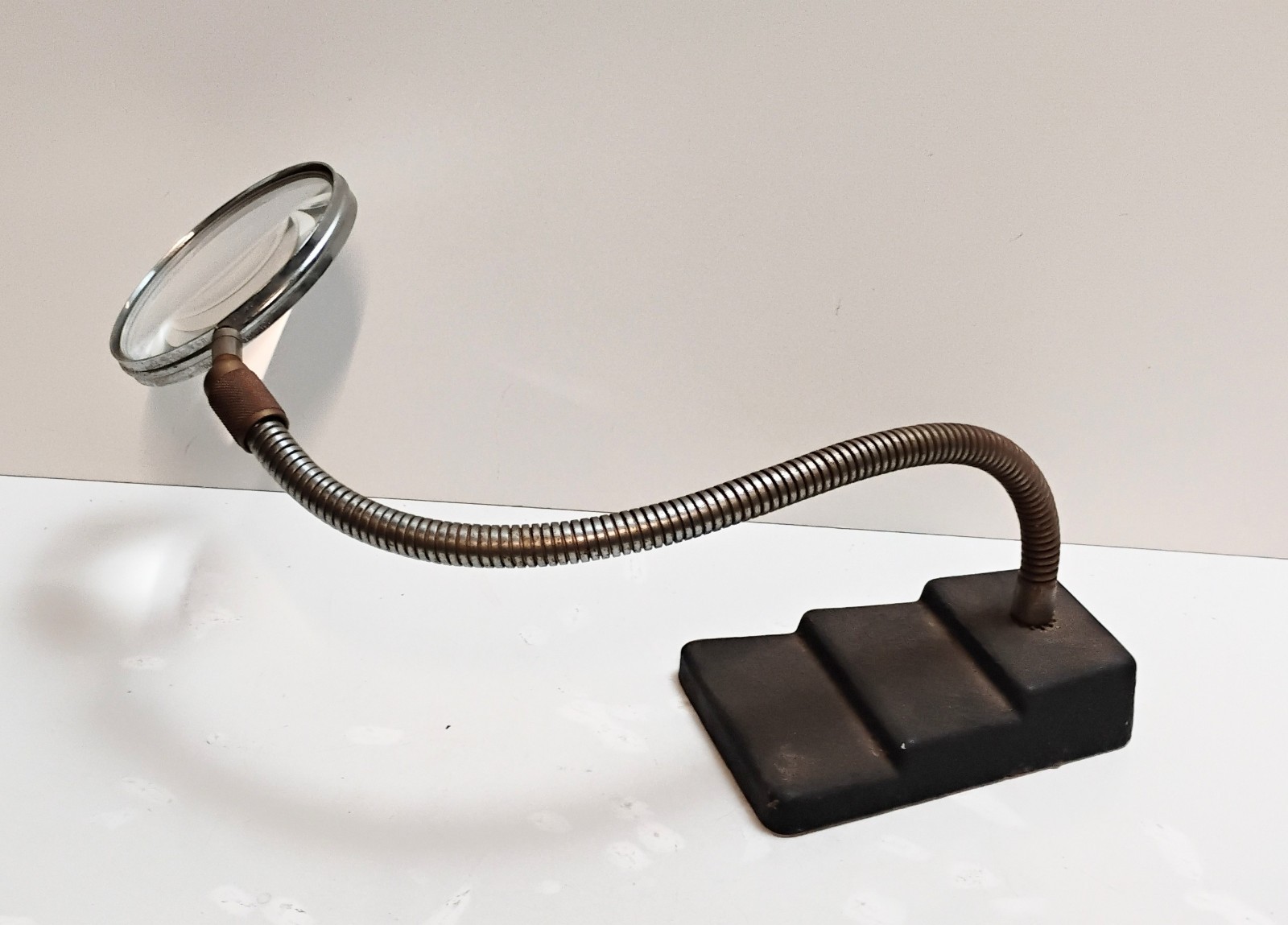 VTG Donegan Opticals Model 101D Table Magnifying Gooseneck Glass w/ Iron Base