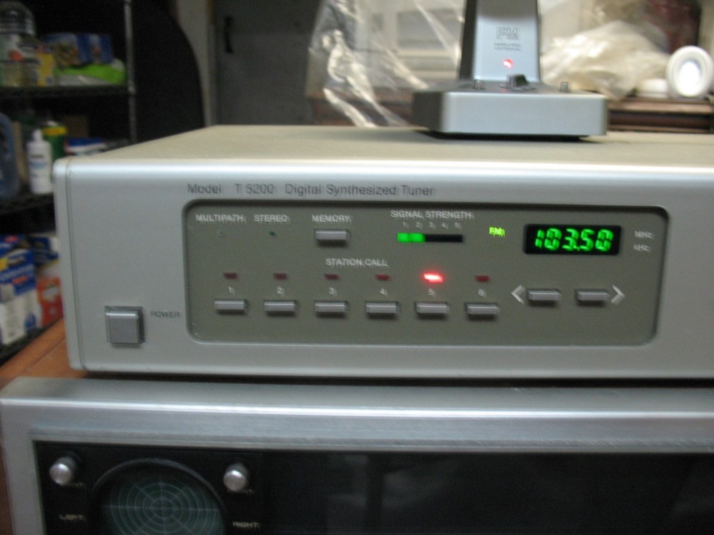 Phase Linear T5200  Digital Synthesized Tuner