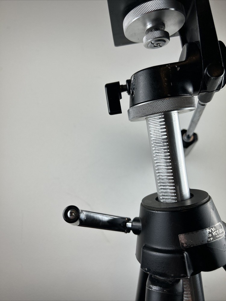 Camera Tripod Sony VCT-20A Elevator Tripod with Pan/Tilt Head