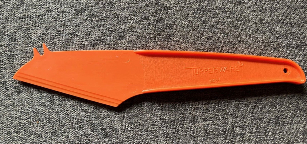 TUPPERWARE- CHEESE CUTTER- ORANGE- #1223