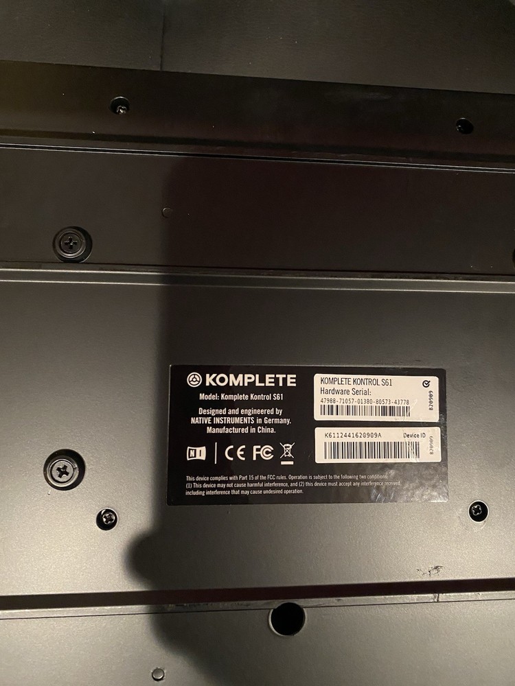 Native Instruments Komplete Kontrol S61 MK1 MIDI Keyboard - 61 Keys | Immaculate