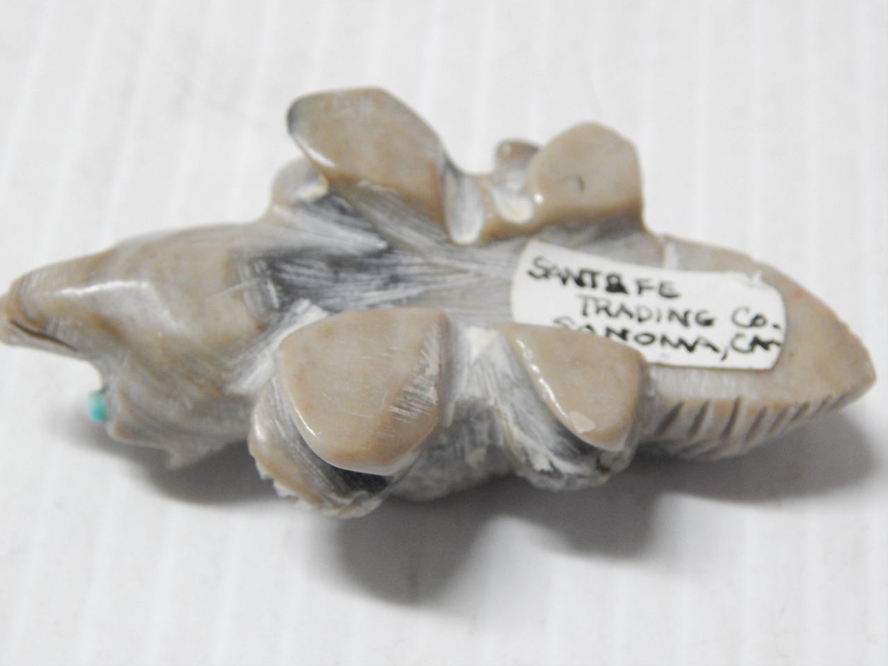 X FINELY CARVED VINTAGE ZUNI INDIAN STONE OTTER / BEAVER FETISH TURQUOISE EYES