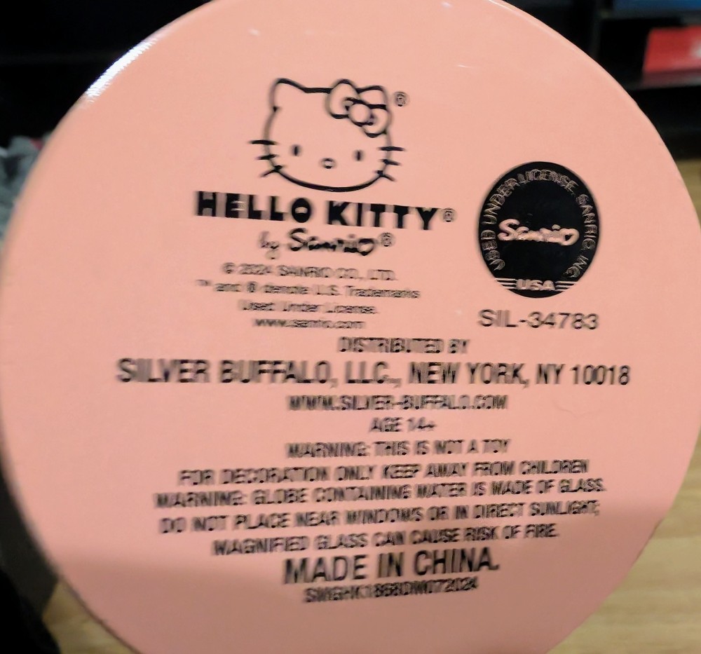 hello kitty snow globe