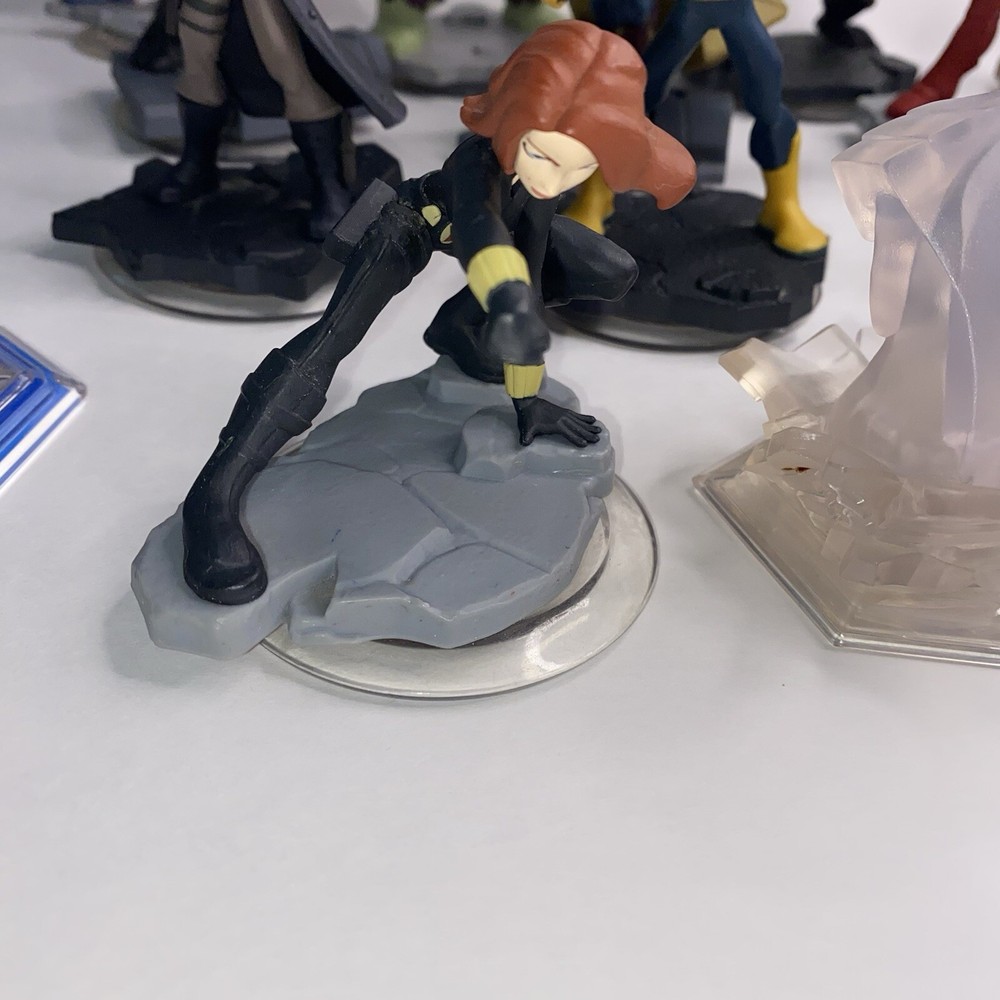 Disney Infinity Marvel 17 Piece Lot
