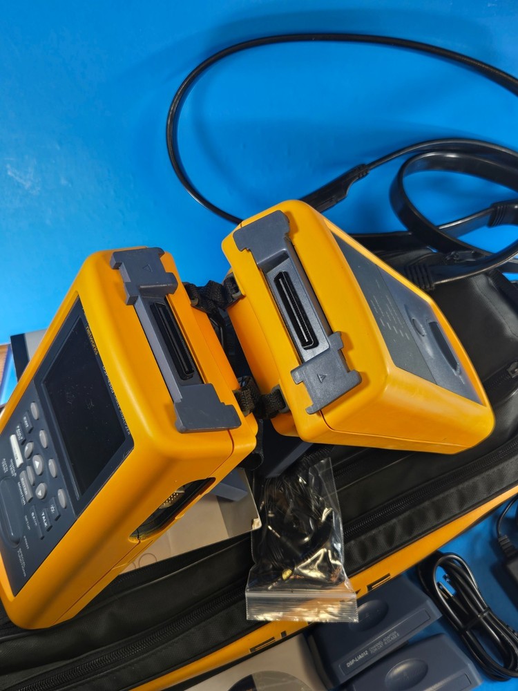 Fluke Networks DSP-4300 Cat 6 Class E Network Cable Analzyer Meter Kit