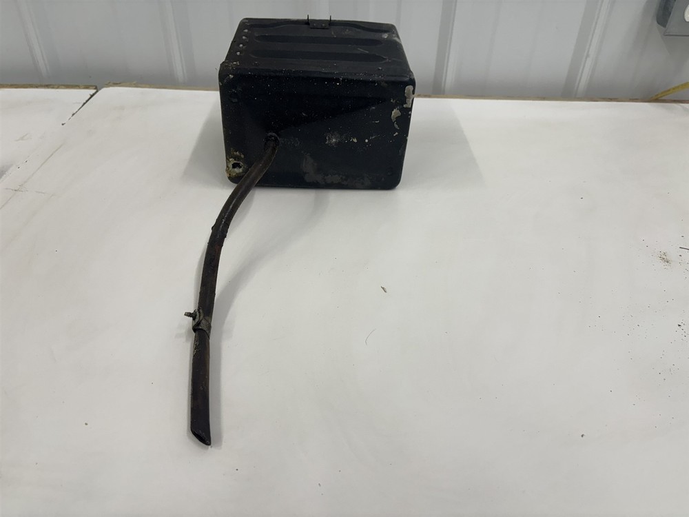 66 Cessna 150 F Battery Box Housing Assembly 0413402