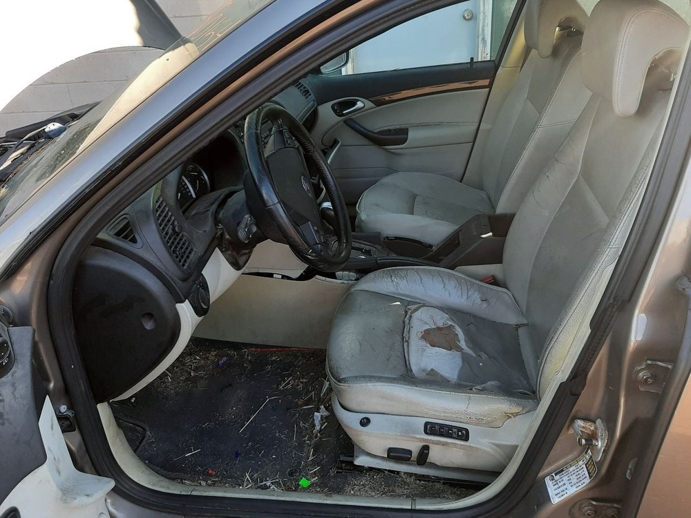 9-3 2004 High Mounted Stop Light 1068772