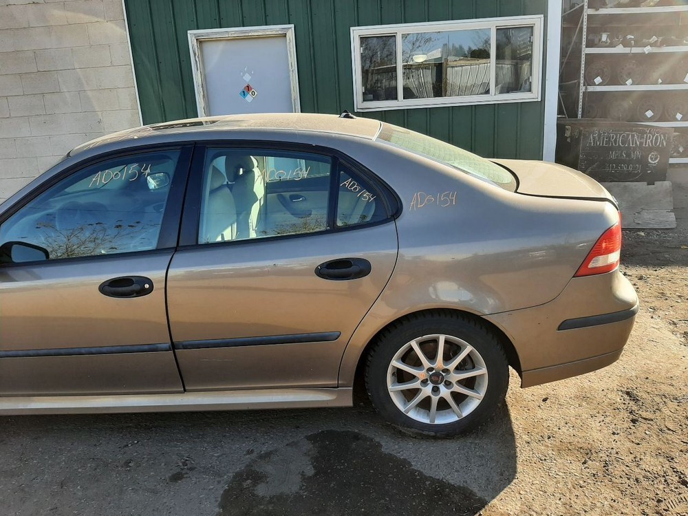 9-3 2004 High Mounted Stop Light 1068772