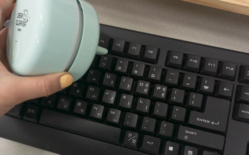 Desk cleaner / Notebook cleaner / desk easily and conveniently.