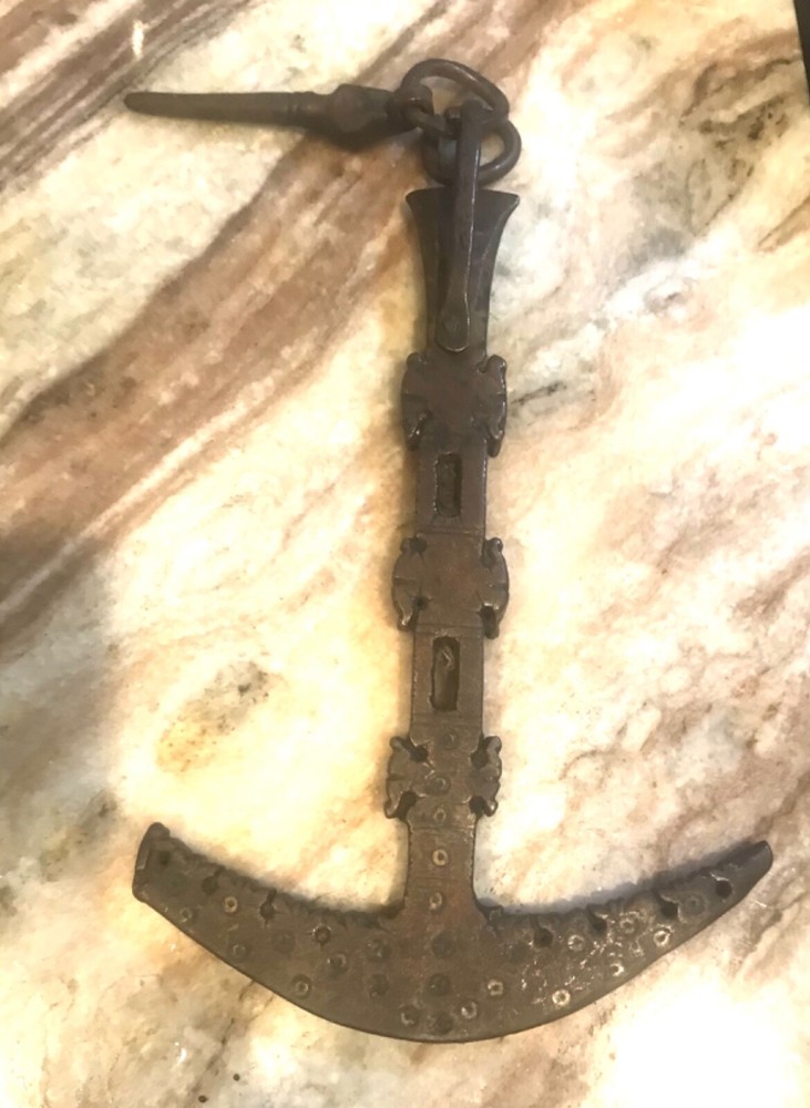 18TH CENTURY FLINT KNAPPING TOOL AND TOUCH HOLE CLEANER