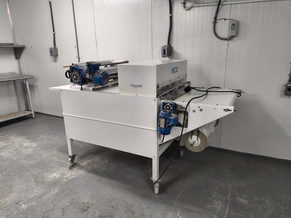 Empanada dough machine