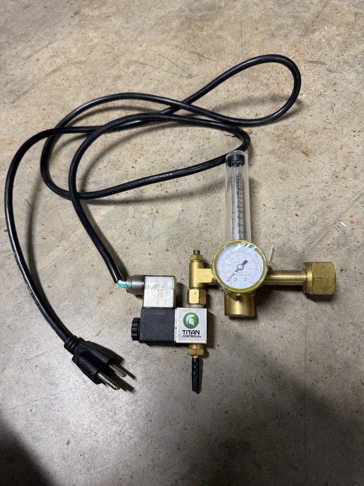 Titan Controls CO₂ Regulator Compatible with Titan Controls CO2 Controllers Grow