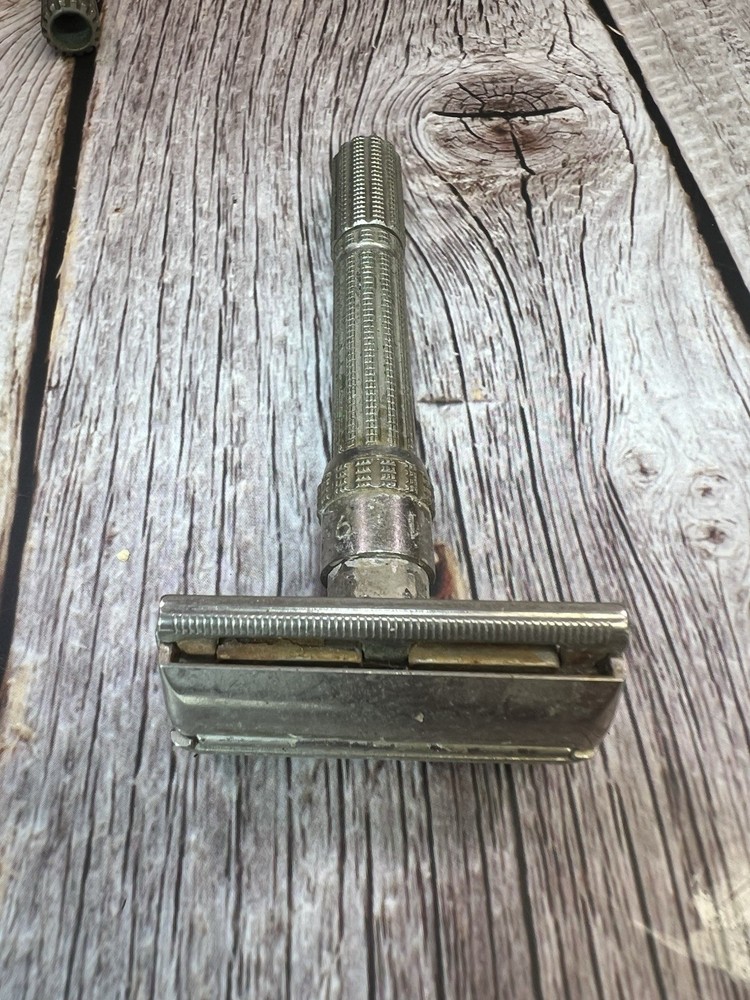 Vintage Gillette Adjustable Safety Razor G4