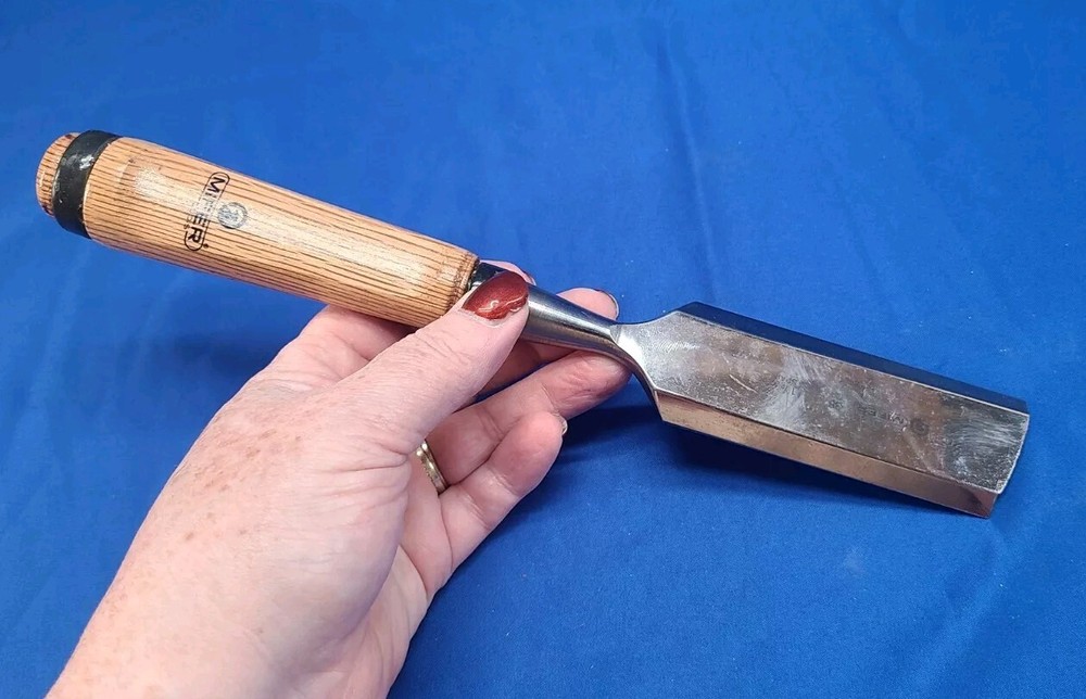 Mifer 1 1/2" Bevel Edge Socket Chisel (edge needs some TLC)