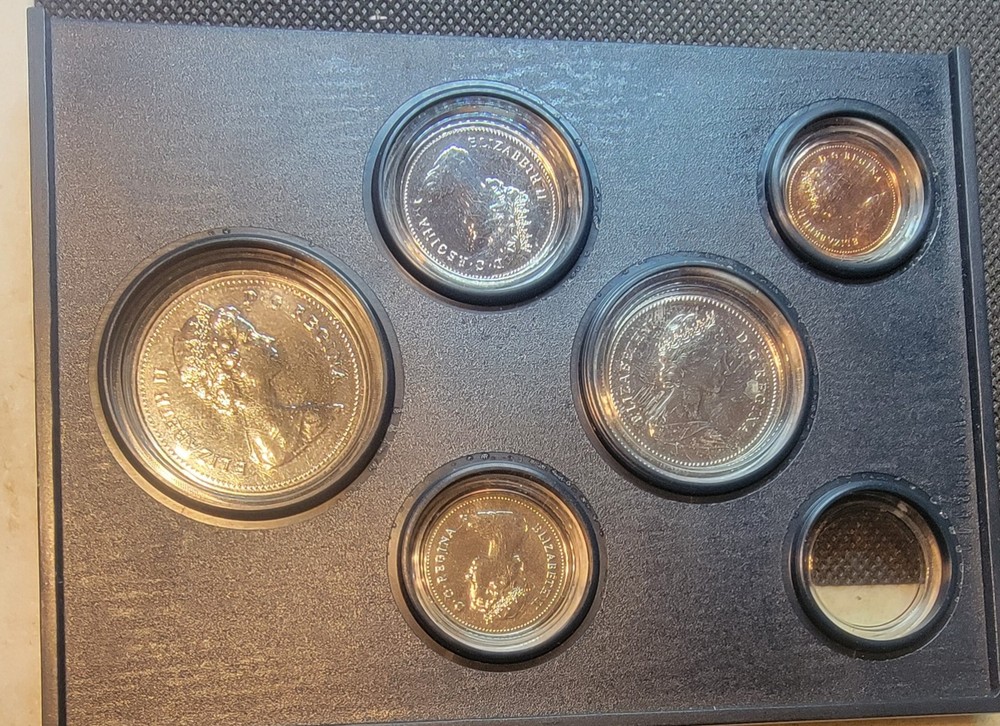 1983 CANADA PROOF LIKE SET T12 missing box & dime