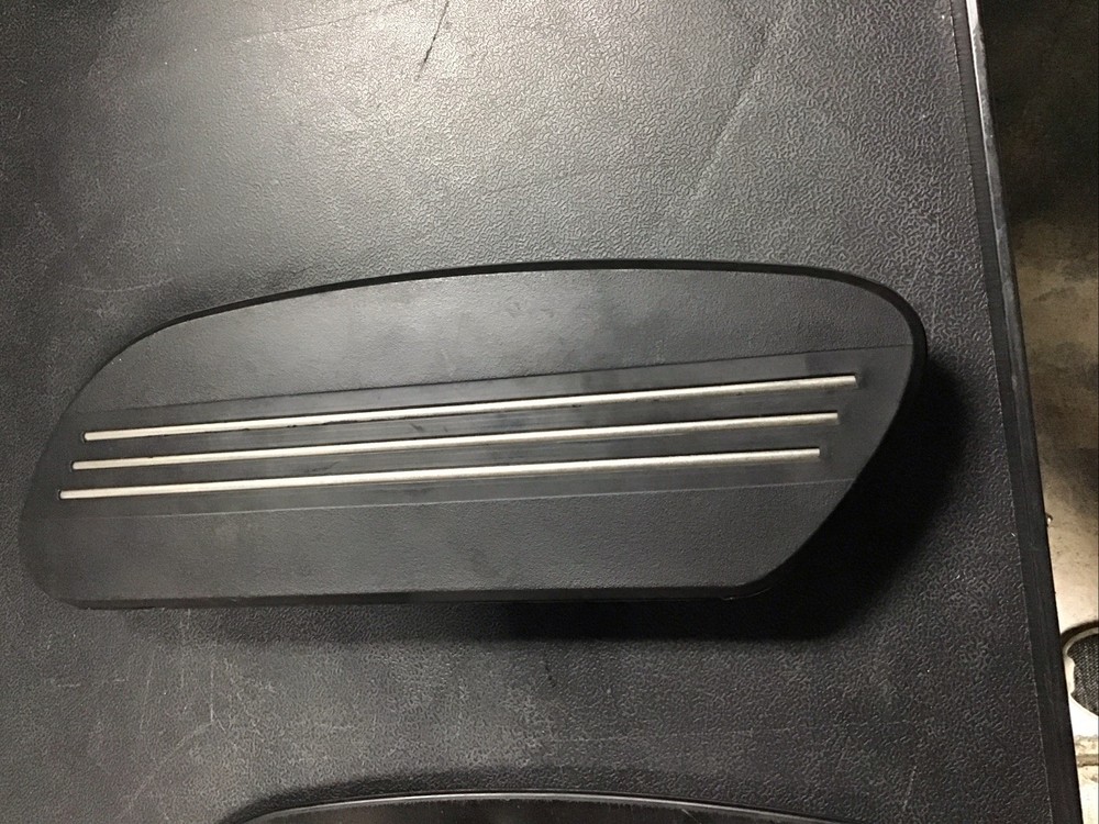 HARLEY-DAVIDSON Swept Wing LEFT/RIGHT DRIVER footboard Streamliner insert
