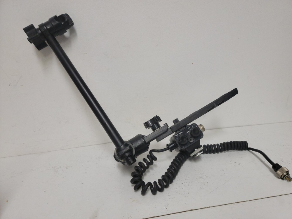 EXCELLENT IKELITE DUAL ADJUSTABLE FLASH BRACKET WITH TTL SYNC CORD FOR NIKONOS