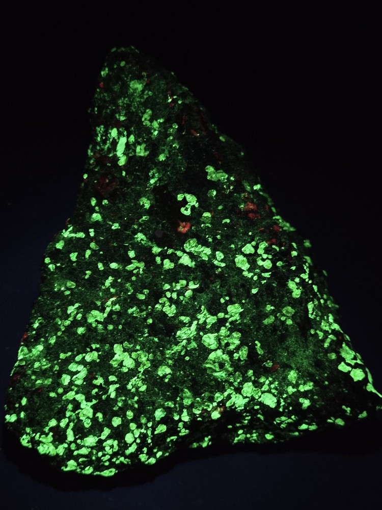 Large Phosphorescent Willemite Specimen 2 Lbs 11 Oz