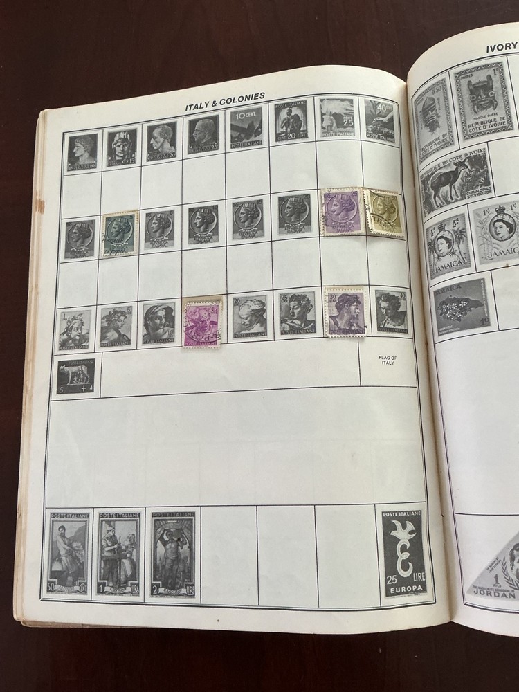 Vtg The Majestic Stamp Album 1973 Fully Illustrated Plus Many Stamps Mounted